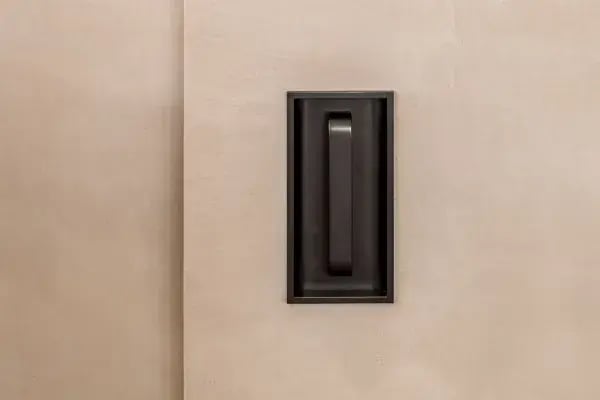 Jules-flush-handles